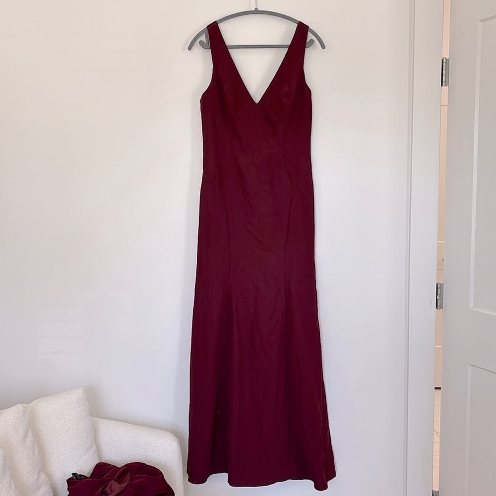 Dessy Collection vneck open back trumpet maroon red long maxi formal dress gown - Picture 3 of 9